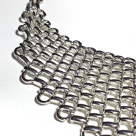 Silver-tone scale mail chain mail feather bib necklace bundle - Picture 7 of 12